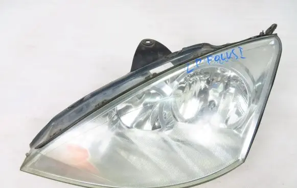Ford Focus Headlight/headlamp 2M5113W030BE