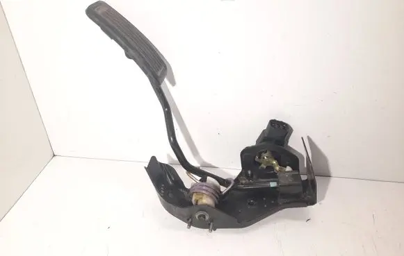 Toyota Avensis T250 Accelerator throttle pedal