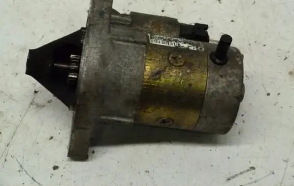 Toyota Yaris Starter motor 281000J010