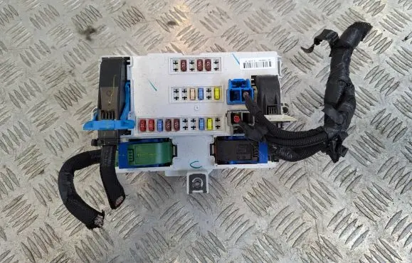 Jeep Cherokee Fuse box set 68236670AE