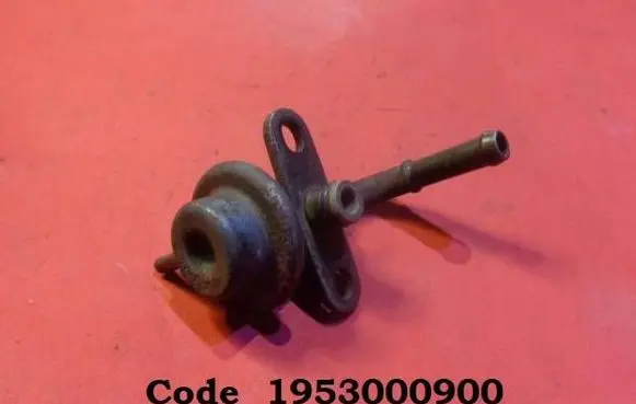 Mazda 323 F Fuel pressure regulator 1953000900 1953000602
