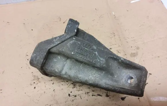 Audi A6 S6 C4 4A Gearbox mount 4A0399113E