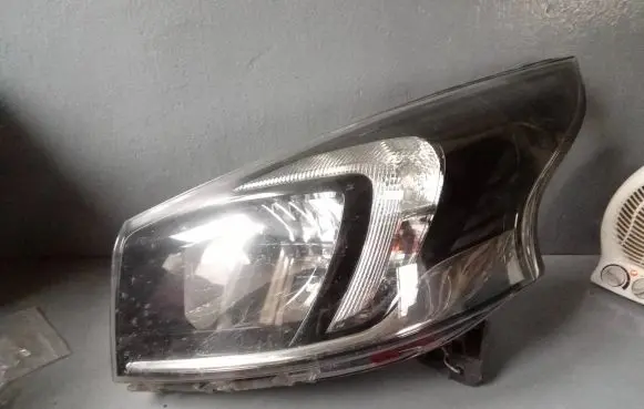 Renault Trafic III (X82) Headlight/headlamp 1EE01156501 260606315R 93867960