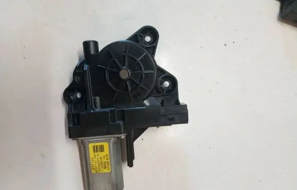 Volvo S80 Front door window regulator with motor 1174077A 071120