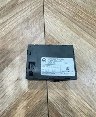 Mercedes-Benz E W211 Gateway control module A2114452600 A2115403545 410213009005