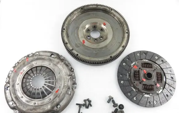 Skoda Fabia Mk1 (6Y) Flywheel 323056710 123038510 032105273C
