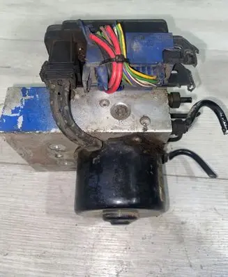 Volvo S80 ABS Pump 9472971 10094904103 TTR9M03C57