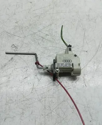 Audi A4 S4 B7 8E 8H Fuel tank cap lock 8E0862153A