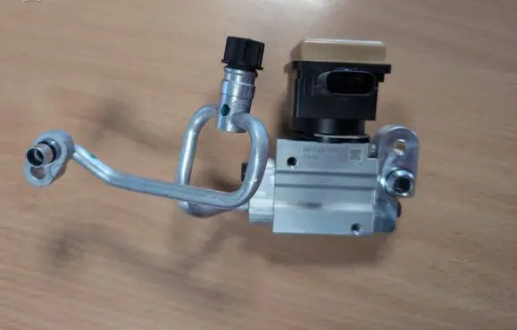 Toyota bZ4X Air conditioning (A/C) expansion valve 4475440011 3G10