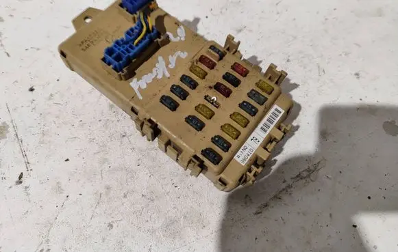 Subaru Forester SF Fuse module 980410