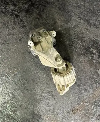 Mercedes-Benz E W212 Engine mounting bracket a6512230004 f036072422