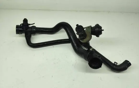 Volkswagen PASSAT B5.5 Engine coolant pipe/hose 8D0121049H