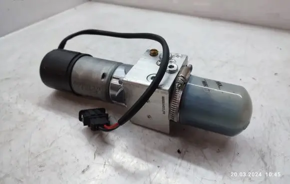 Audi A3 S3 8P Convertible roof hydraulic pump 