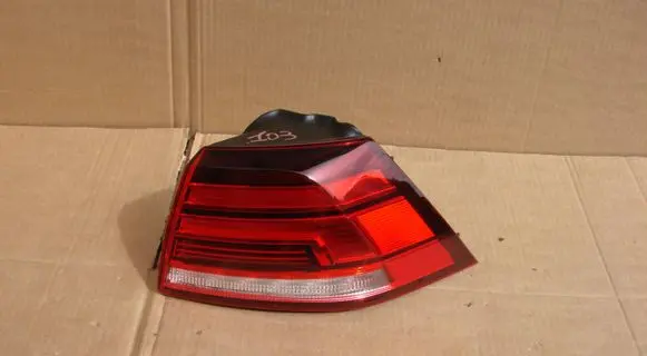 Volkswagen Golf VII Rear/tail lights 5G0945096Q L90120960