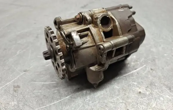 Mercedes-Benz E W213 Oil pump A6541800800