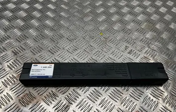 Ford Mondeo MK IV Emergency warning sign AM6U7J19G329AA AM6U7J19G329 E127R03566