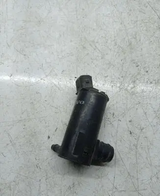 Volvo V70 Windscreen/windshield washer pump 9169611 060210