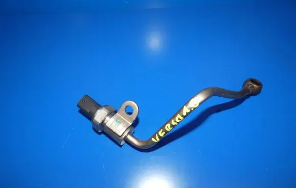 Toyota Verso Oil pressure sensor 8570936 1RR1