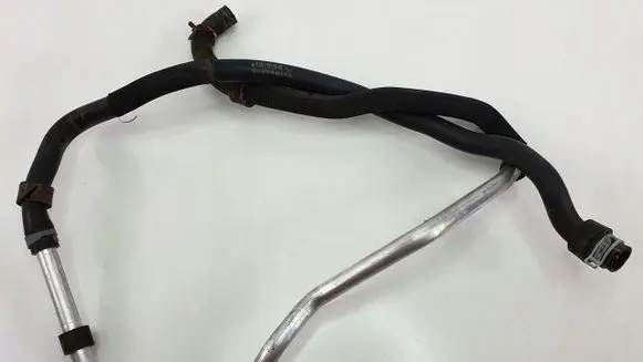 Mercedes-Benz R W251 Engine coolant pipe/hose A2515010582