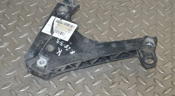 BMW i3 Engine mounting bracket 6424936