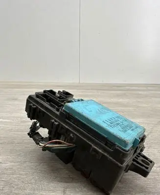 Mitsubishi L200 Fuse module 2323006120 MR265320