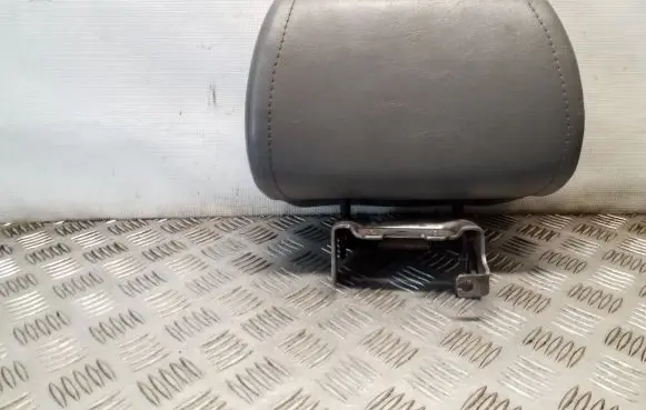 Jeep Grand Cherokee (WK) Rear seat headrest 37163007