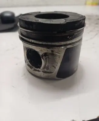 Piston