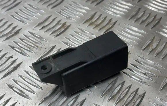 Skoda Rapid (NH) Glow plug pre-heat relay 0281003038 038907281D