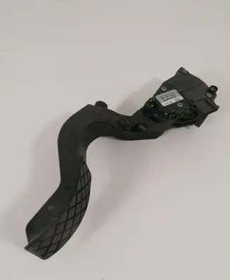 Volkswagen PASSAT B5.5 Accelerator throttle pedal 8D1721523J