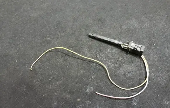 Mercedes-Benz E W124 Interior temperature sensor 0105450928