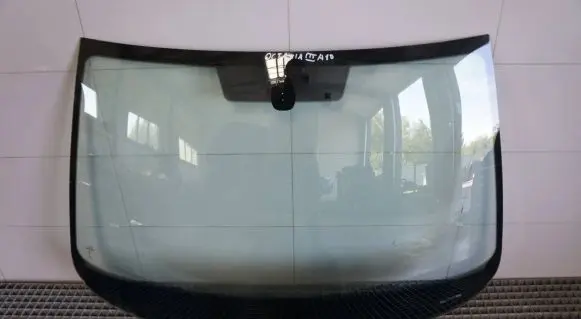 Skoda Octavia Mk3 (5E) Front windscreen/windshield window 