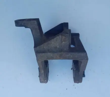 Ford Mondeo MK II Engine mount bracket 93BB6P092CG