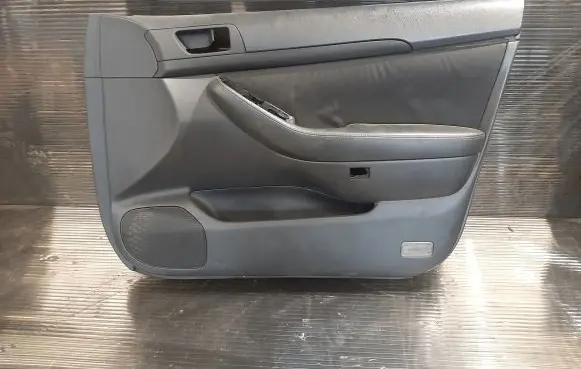 Toyota Avensis T250 Front door card panel trim