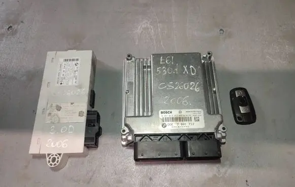 BMW 5 E60 E61 Engine control unit/module 13617801712 13617801217 13617799856