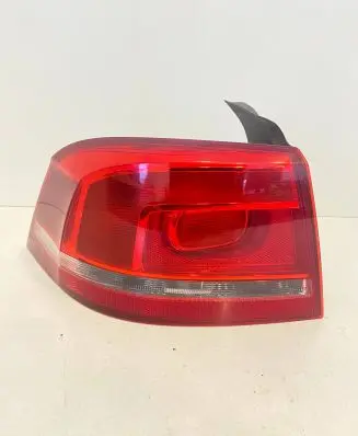 Volkswagen PASSAT B7 Rear/tail lights 3AE945095F