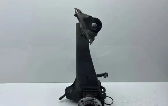 BMW 2 F46 Rear wheel hub