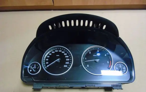 BMW 5 F10 F11 Speedometer (instrument cluster) 9265179