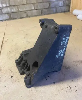 Ford Focus Engine mounting bracket 4M5019D624CC