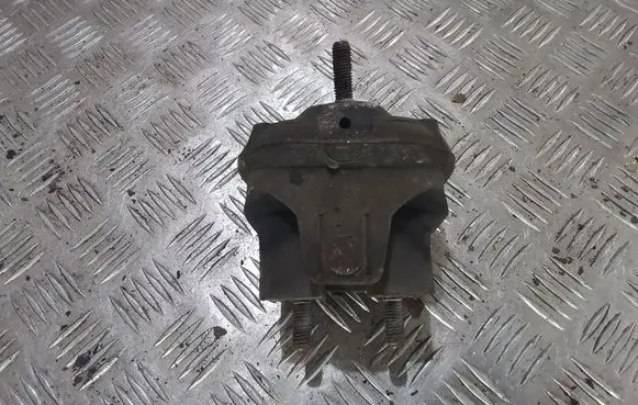Chrysler 300M Engine mount bracket 4593242
