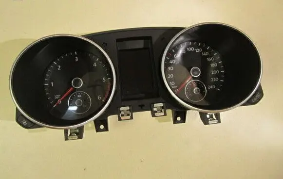 Volkswagen Golf VI Speedometer (instrument cluster) 5K0920862A