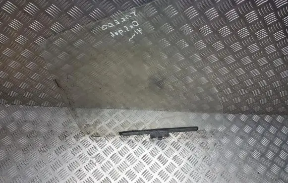 Seat Toledo I (1L) Rear door window glass