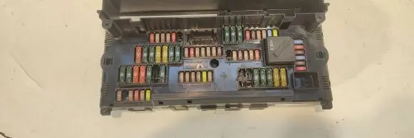 BMW 7 F01 F02 F03 F04 Fuse module 9210861 117033442D 04051000464702