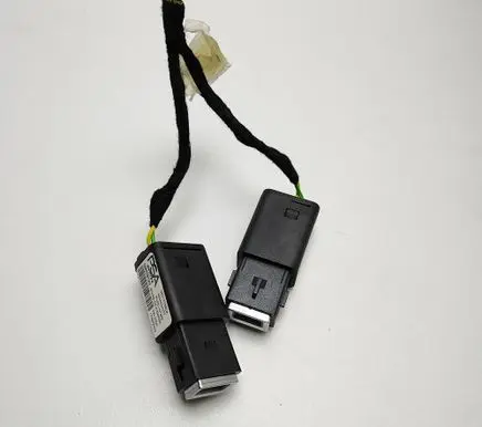 Opel Mokka B USB socket connector 98217039DX 9824334377