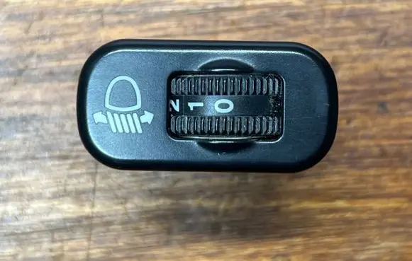 Mercedes-Benz Sprinter W906 Headlight level height control switch 0005445931 32200103