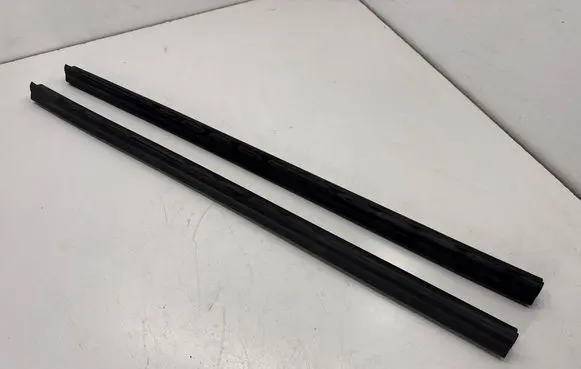 Ford Mustang VI Engine compartment rubber FR3B16A570