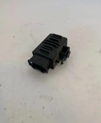 Volkswagen PASSAT B6 Seat heating relay 1K0959772