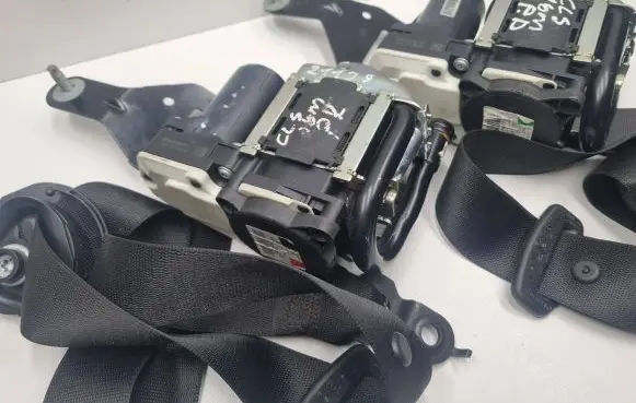 Mercedes-Benz CLS C218 X218 Set of seat belts A2128600785 2128600785 A2128600885
