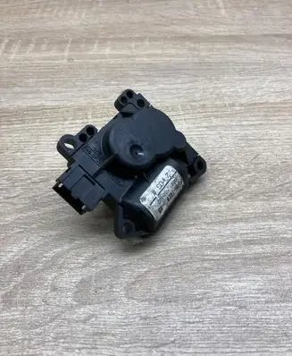 Ford Focus Air flap motor/actuator XS4H19E616AB