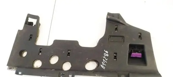 Volkswagen PASSAT B6 Steering wheel column trim 3C1863081B