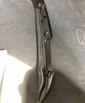 Audi e-tron Fender end trim 4KE821111